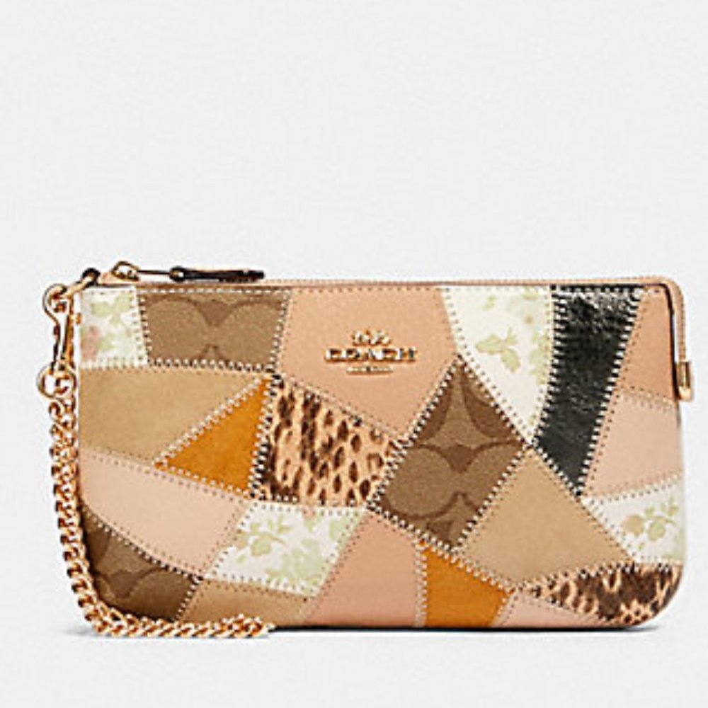 COACH || LARGE WRISTLET WITH PATCHWORK